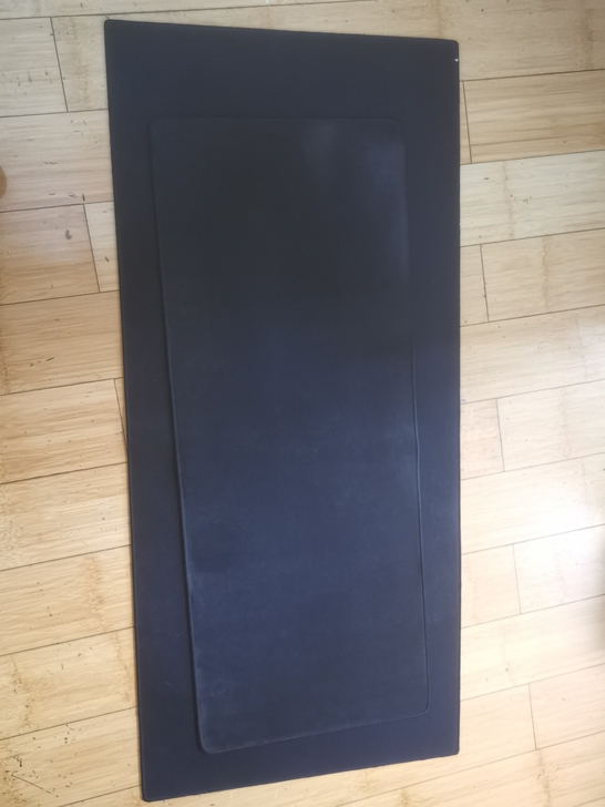 超大鼠标垫，纯黑色。