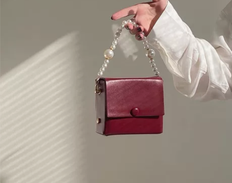 女士包包可手提可斜挎 感兴趣的话点“我想要...