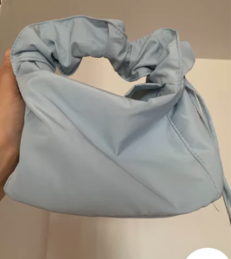 法式休闲可爱韩版手拿包褶皱小包包 是颜色比...