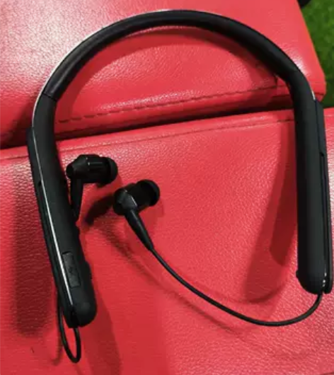 索尼wix1000  有降噪 感兴趣的话点...