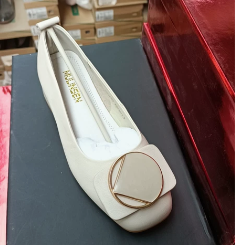 木林森全新头层牛皮浅口单鞋34码 订单尾货