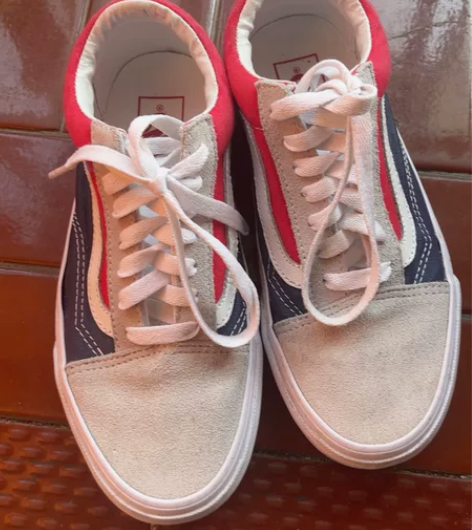 vans鞋万斯红蓝白 尺码35 偏大 感兴...