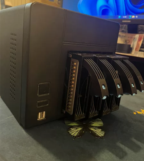 黑群晖918+dsm7.1 拓普龙四盘位机...