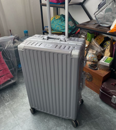 漫游铝框款行李箱万向轮拉杆箱26寸银色正品...