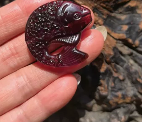 荷包扣背云清末民国紫色鲤鱼动物造型老琉璃吊...