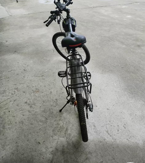 闲置山地自行车，九成新，买了三四个月了，我...