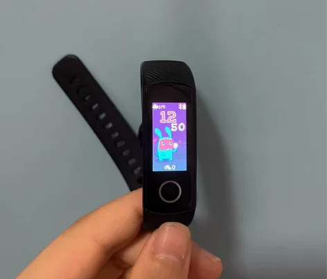 荣耀手环5，主要用小米打游戏了所以华为用得...