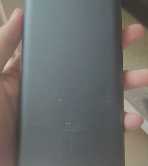 已经有一个充电宝 想卖掉一个 感兴趣的话点...