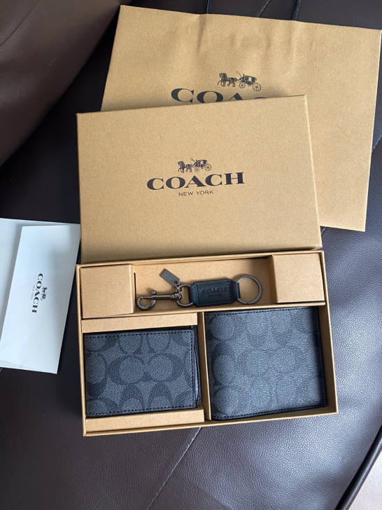 闲置9成新以上蔻驰coach男士短款钱包