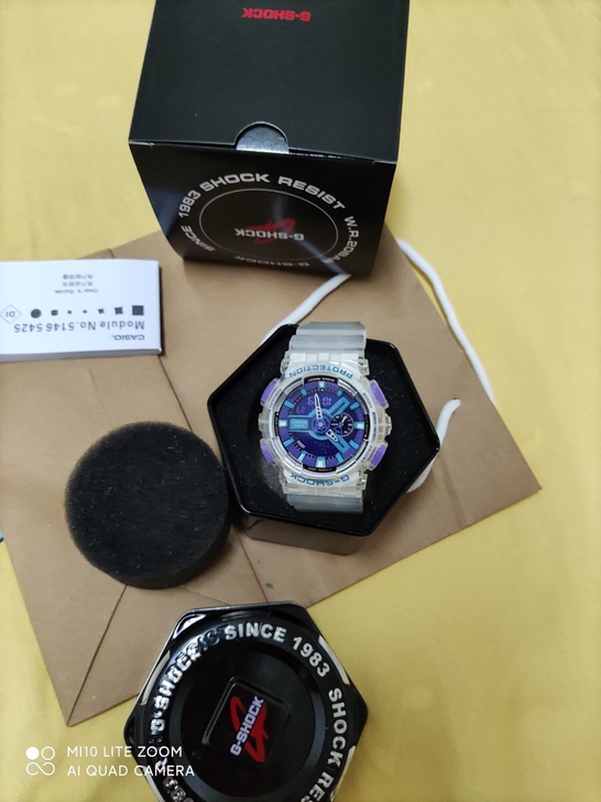 CASIO手表，盒子吊牌都在，成色很新。拍...