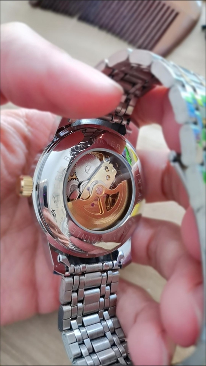 闲置新的全自动机械表，妹妹新加坡亚出差买回...