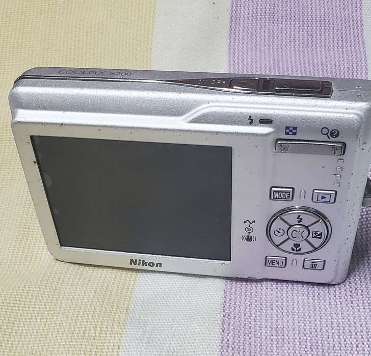 尼康s200复古老数码相机