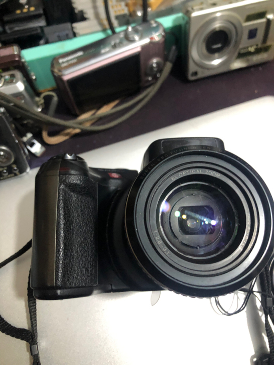 富士s602z伸缩数码相机，远景拍摄清晰，...