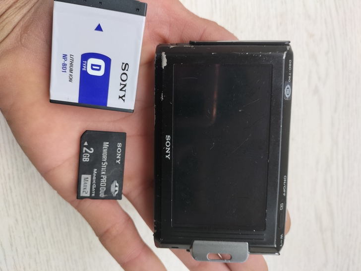 索尼T90相机，功能正常使用，成色如图，配...