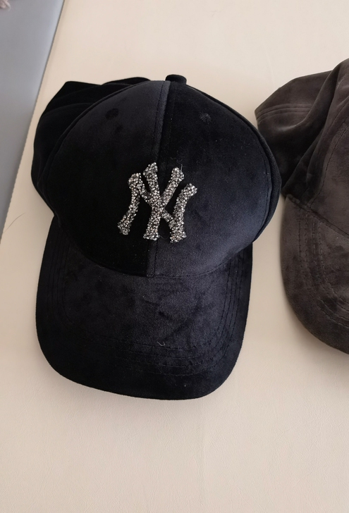正品MLB。两个100。你拍我当天发。不刀...