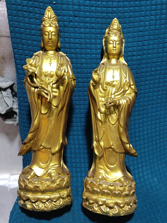 铜佛像，标价为两尊一起的价格，不单出不议价...