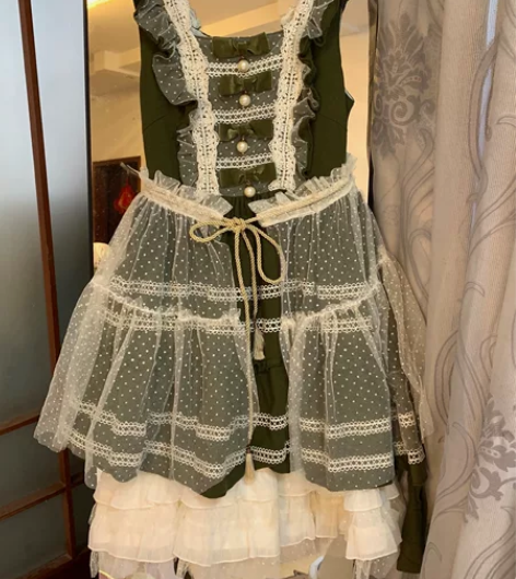 aa家 冬青园系列 羊毛裙 全新未穿 但是...