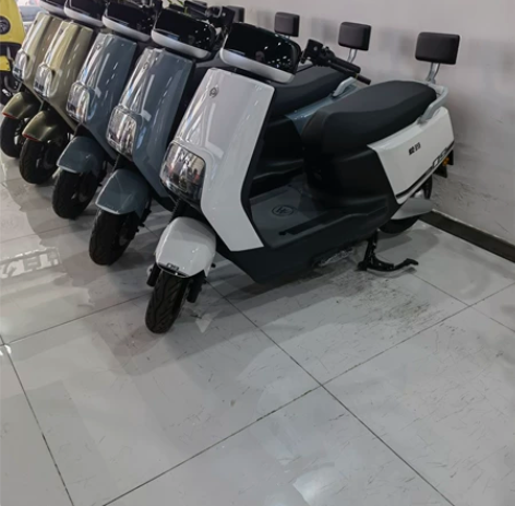 爱玛高配置前后蝶刹新款车型，超大坐桶，朝阳...