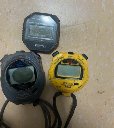 精工 跑步表三个 拿个拆件价 黄色功能正常...