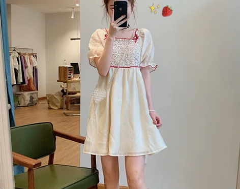 方领泡泡袖可盐可甜温柔风连衣裙法式初恋甜美...