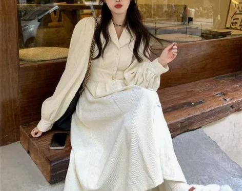 灯芯绒连衣裙女装秋装2022新款法式西装领...
