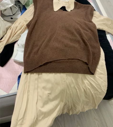 文艺风毛衣马甲连衣裙两件套！ 感兴趣的话点...