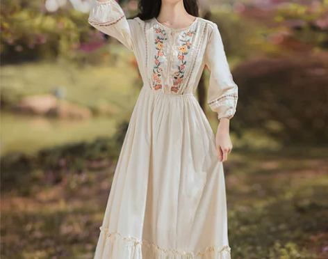 云南民族风女装复古浪漫连衣裙2022新款春...