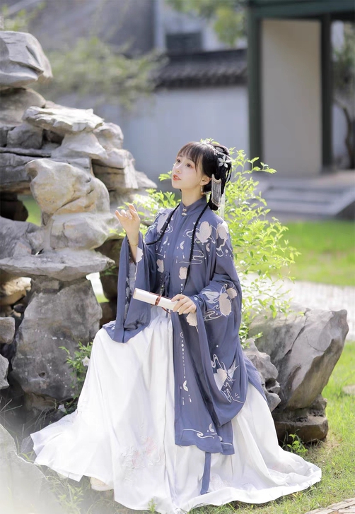 【出】倚梦阁明制汉服玉玲珑  m码
