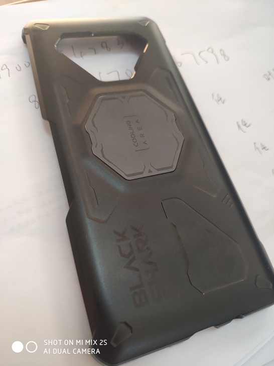 黑鲨4 散热手机壳，手机卖了，壳留着没用了...