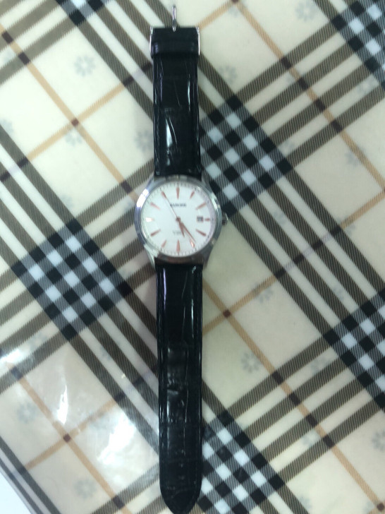 雷诺机械表。表没问题。鳄鱼皮表带。不包邮