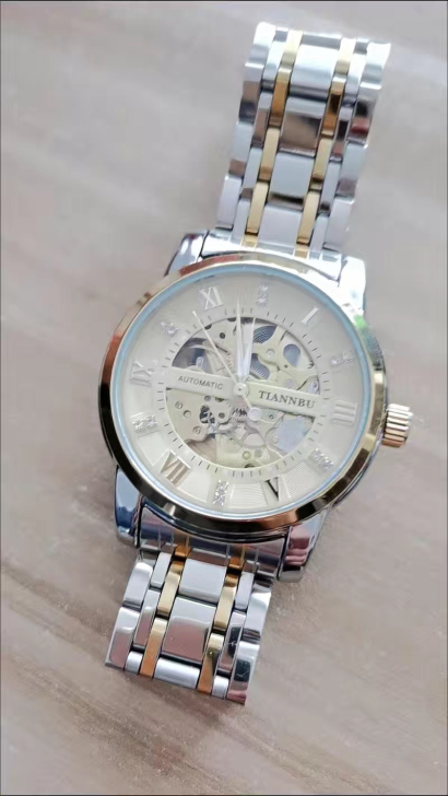 全新，闲置新的全自动机械表，老公买回来送朋...