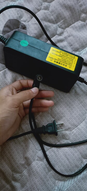 48V   2A  代驾车锂电池充电器，买...