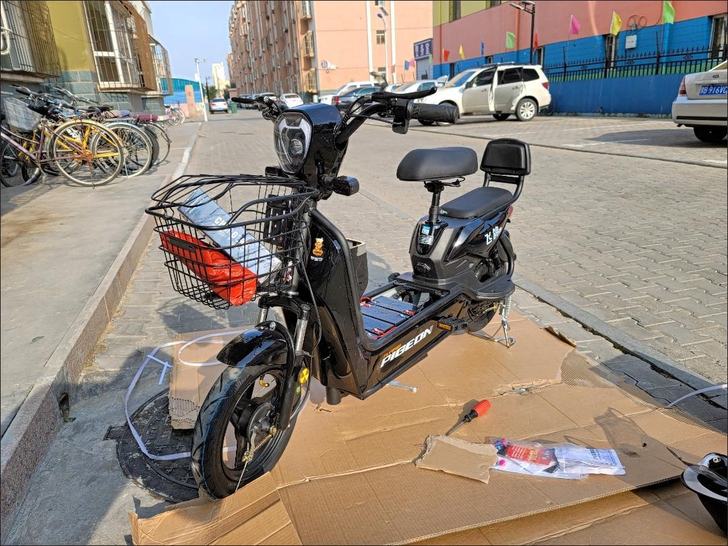 低价出售一批电动车全新未拆迷你电单车电动自...