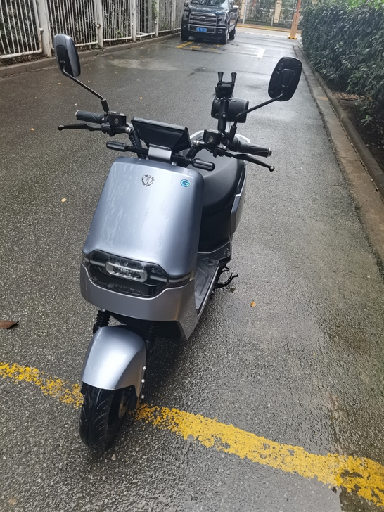 台铃72伏电动车！前后碟刹，六块大电瓶！齐...