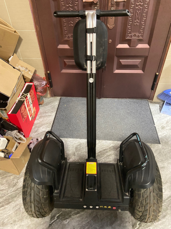 买了挺久的一个平衡车 牌子是科思康 一直没...