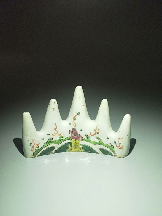 清代笔山笔架康熙五彩雍正五彩粉彩笔山笔架鱼...