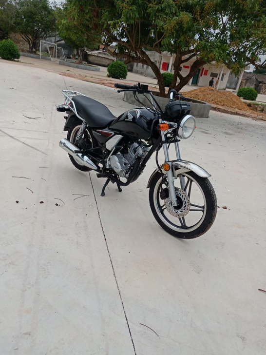 品牌型号 ：二手摩托车机车男士雅马哈天梭1...