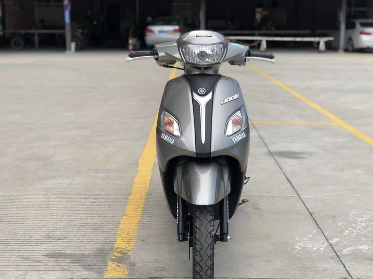 雅马哈巧格i电喷125cc摩托车