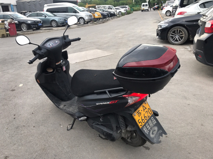 转让雅马哈摩托车赛鹰125型行驰22000...