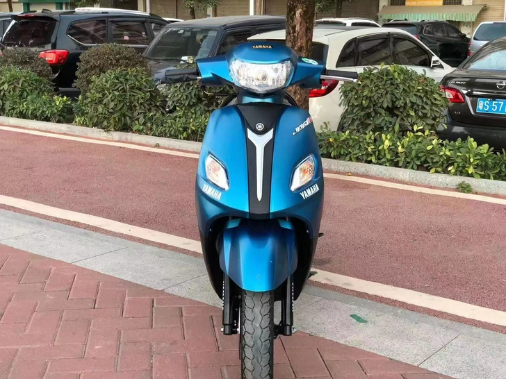 国4雅马哈巧格i电喷125摩托车