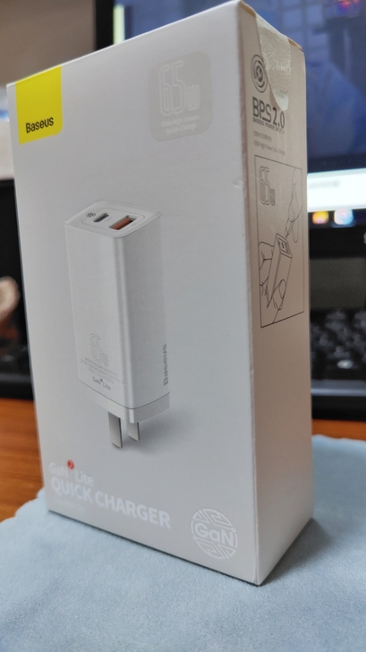 BASEUS/倍思 手机电脑充电器，买了魅...
