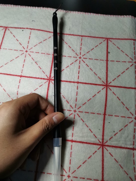 细嫩光峰纯羊毫笔，纯手工制作，毛质细腻有光...