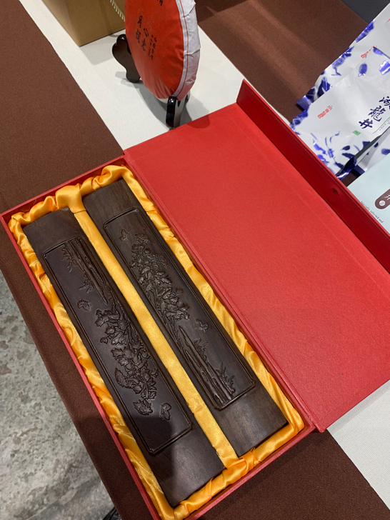 黑檀木的镇纸一对
