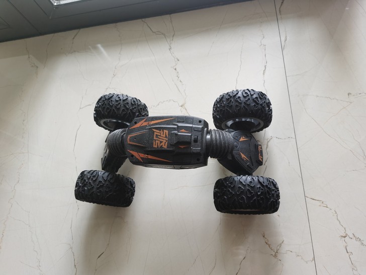 无线遥控特技扭转变形高速四驱充电越野攀爬车...