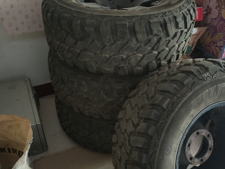 轮胎出售285/70/17送费自理