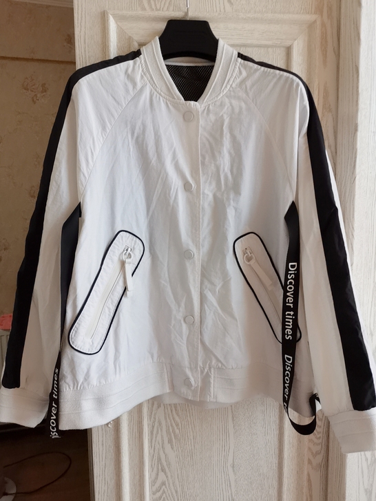 Zll风衣外套,155码,8新,商场专柜购...