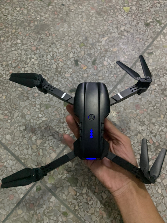 e88折叠遥控无人机航拍飞机迷你玩具飞机