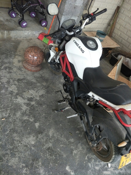 银钢小怪兽125的发动机，处理卖了，可以过户