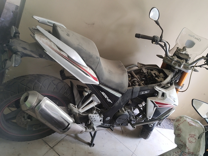 出售银钢新兽250摩托车,电喷油泵坏了,其...