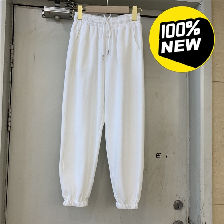 束脚白色色显瘦休闲卫裤，配外套买的